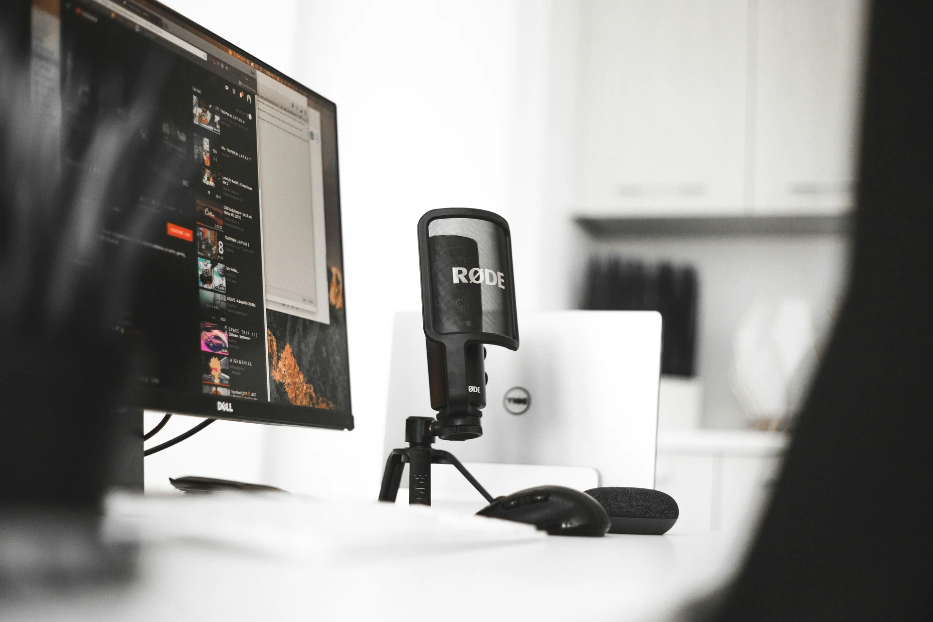 Best USB Microphones for Streaming & Gaming Under $100 in 2026
