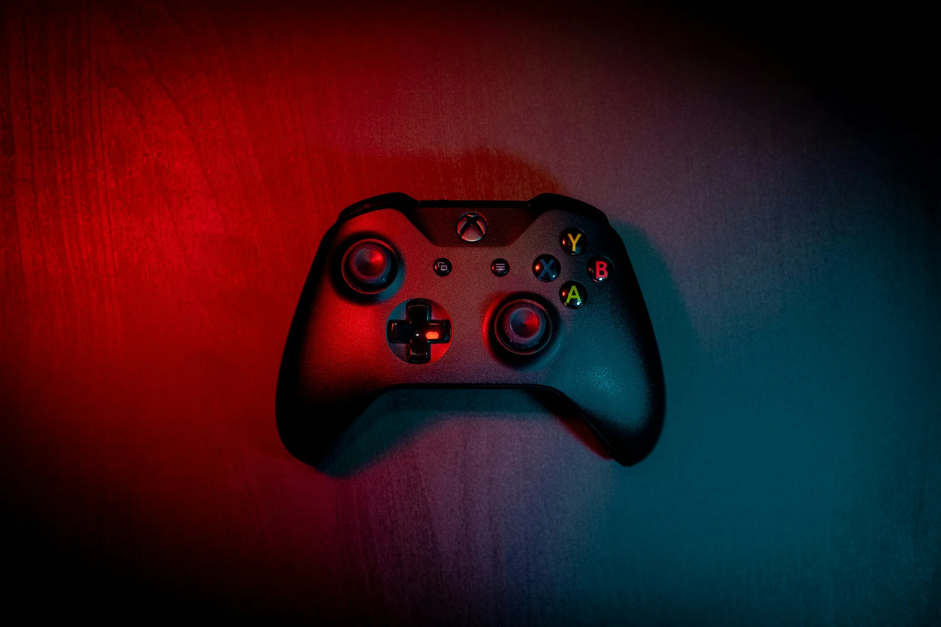 Xbox-style wireless gaming controller